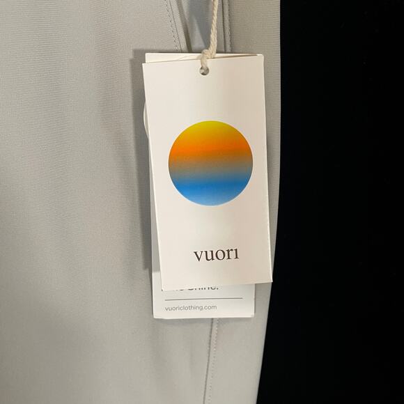 Vuori Mens Meta Shorts 8" Birch Khaki Technical Athleisure NWT 32 - Picture 4 of 6